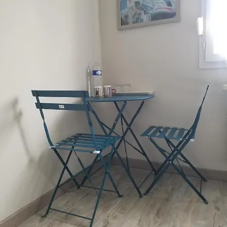 A 10 Minutes Du Circuit Des 24h Du Mans Et A 5 Minutes Sortie Autoroute A11 3* Etival-les-le-Mans